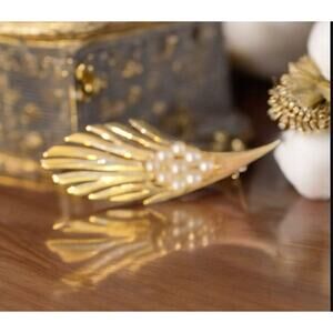 Vintage Gold Toned Feather Brooch with Faux Pearls